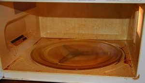 How to Clean Your Microwave in 3 Min Chrono with White Vinegar?