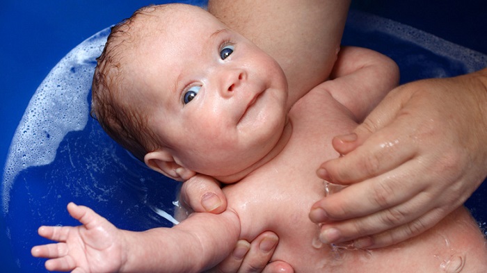Baby Bath Care | 8 Tips how to give the new born baby bath