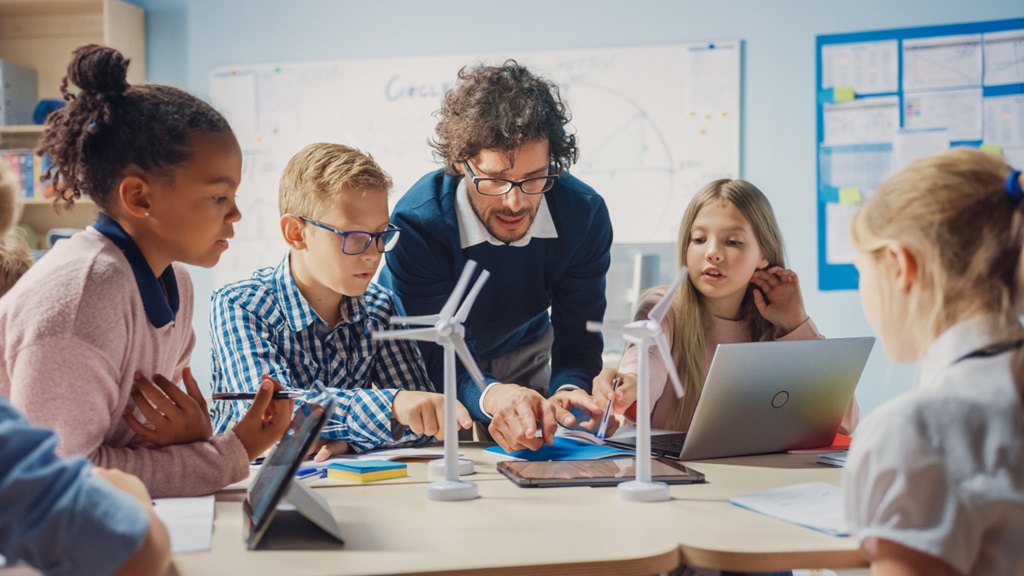 The Role of Teachers in Tech-Driven Education